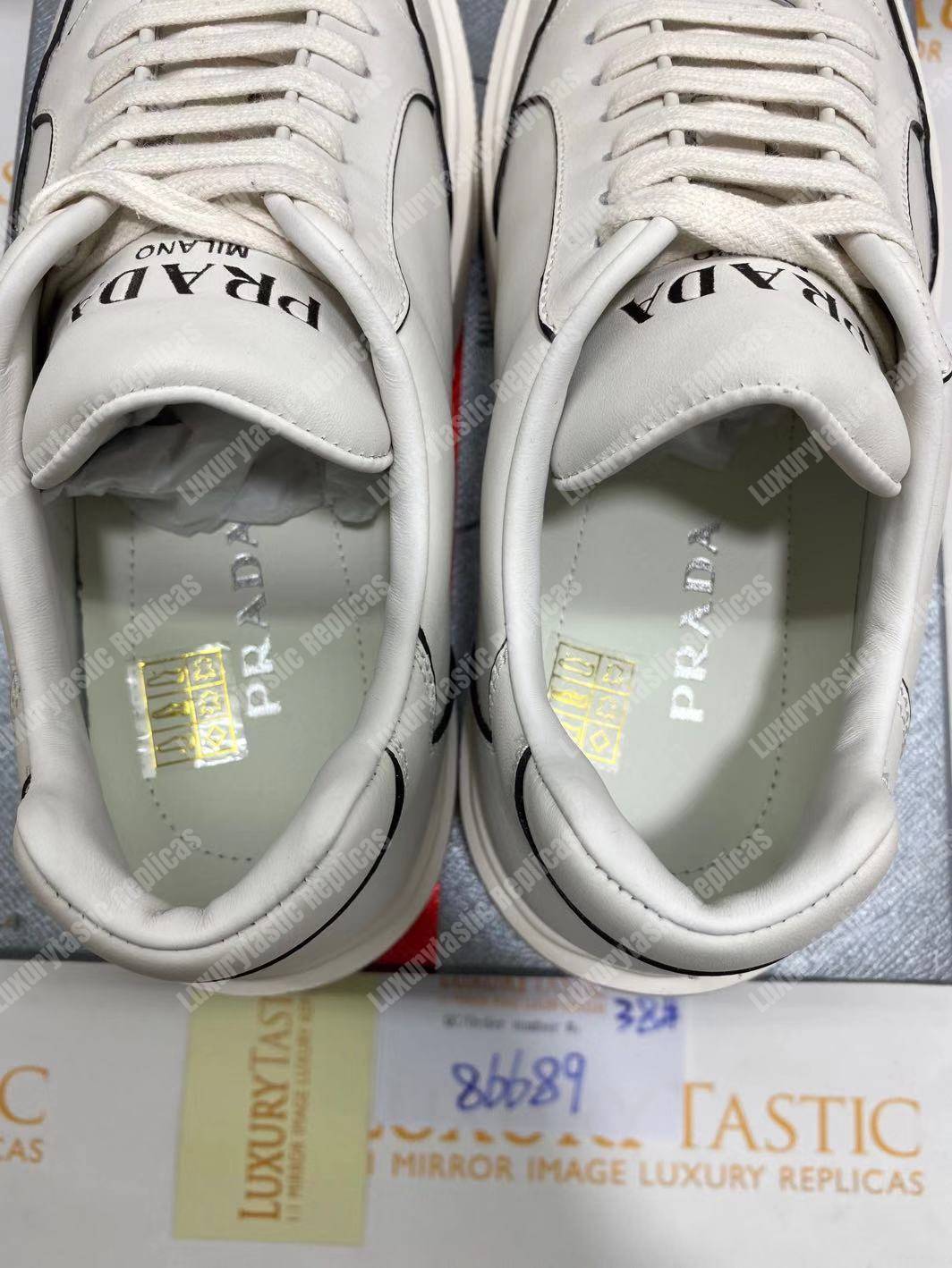 Pra*a leather sneakers white/black linning