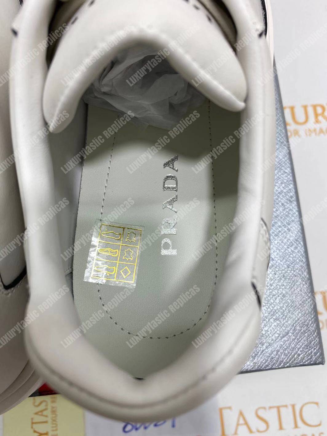 Pra*a leather sneakers white/black linning