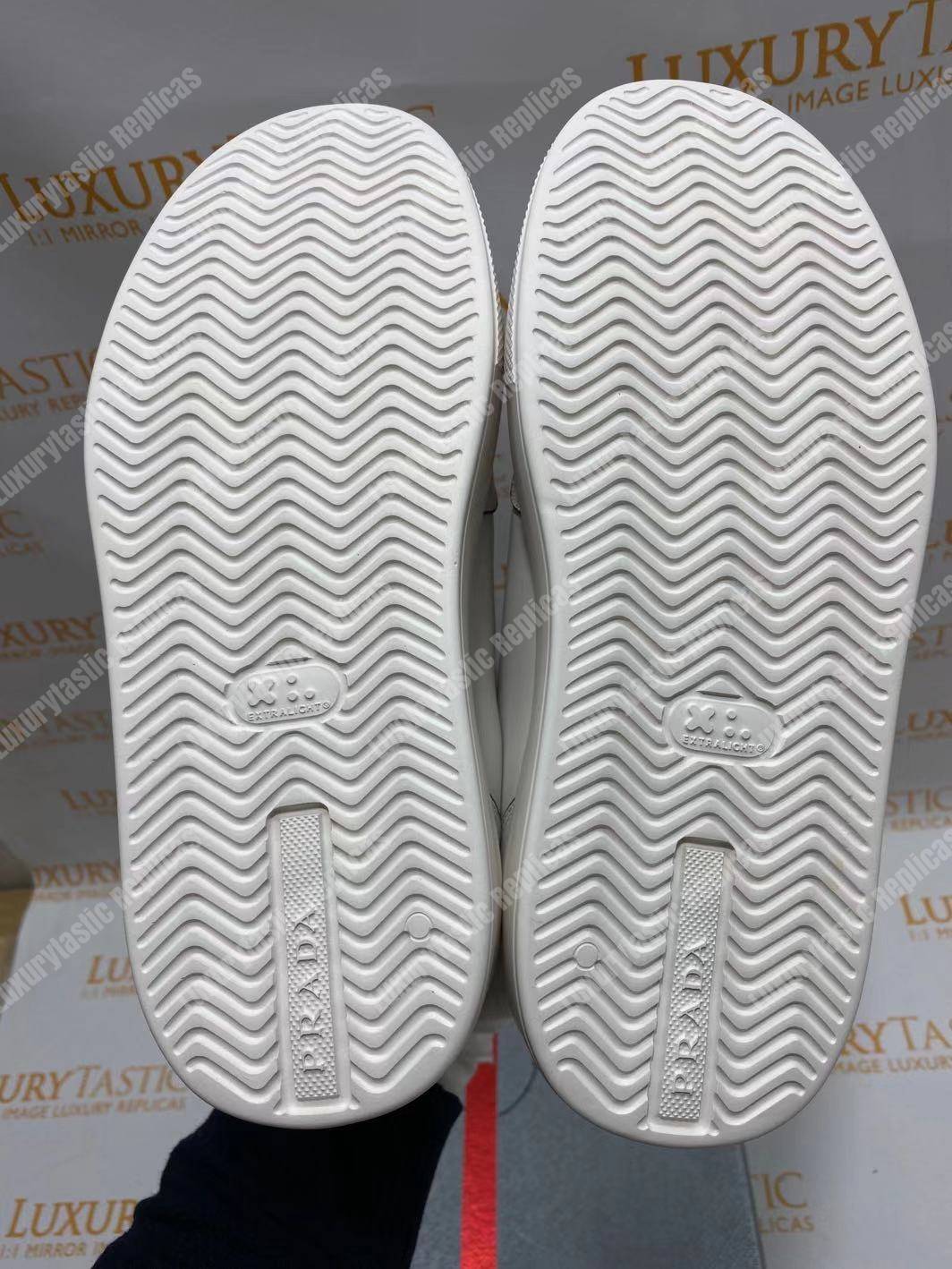 Pra*a leather sneakers white/black linning
