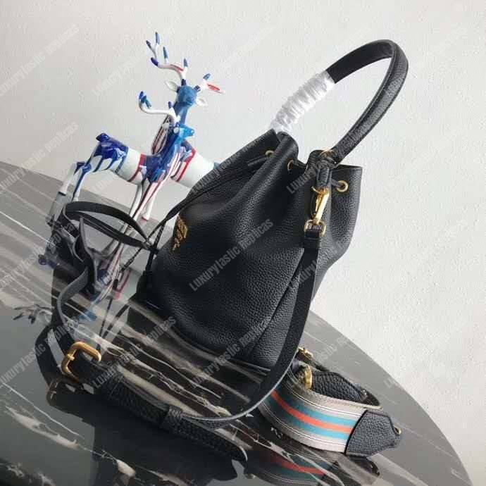 Pra*a leather bucket bag black