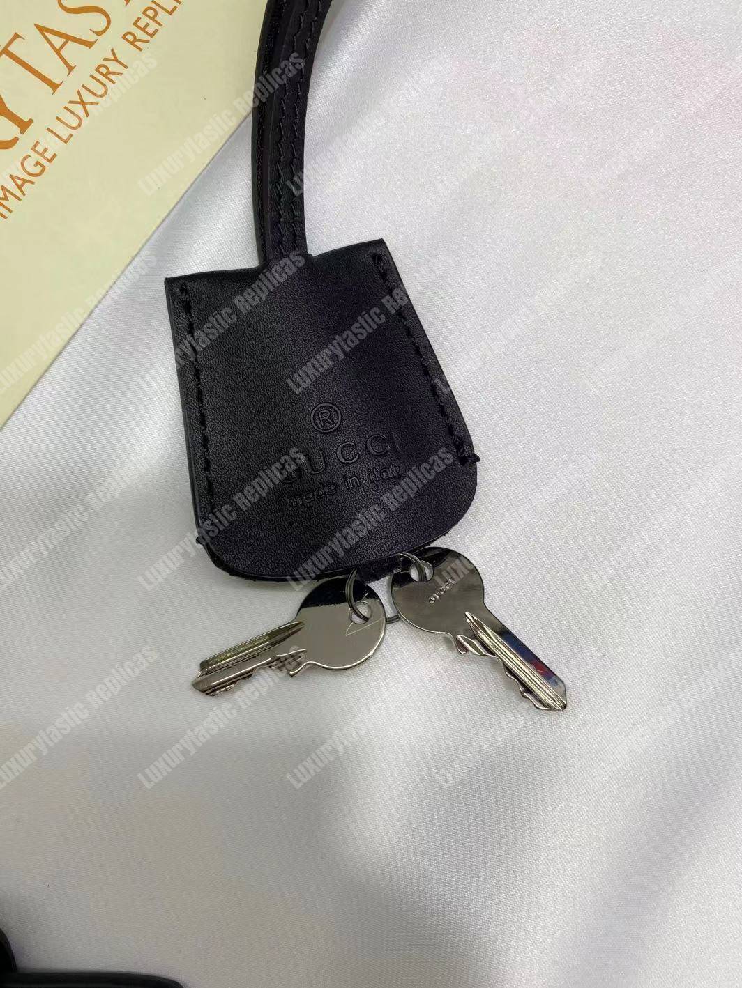 G*u*i night courrier soft gg sup*e carry-on duffle