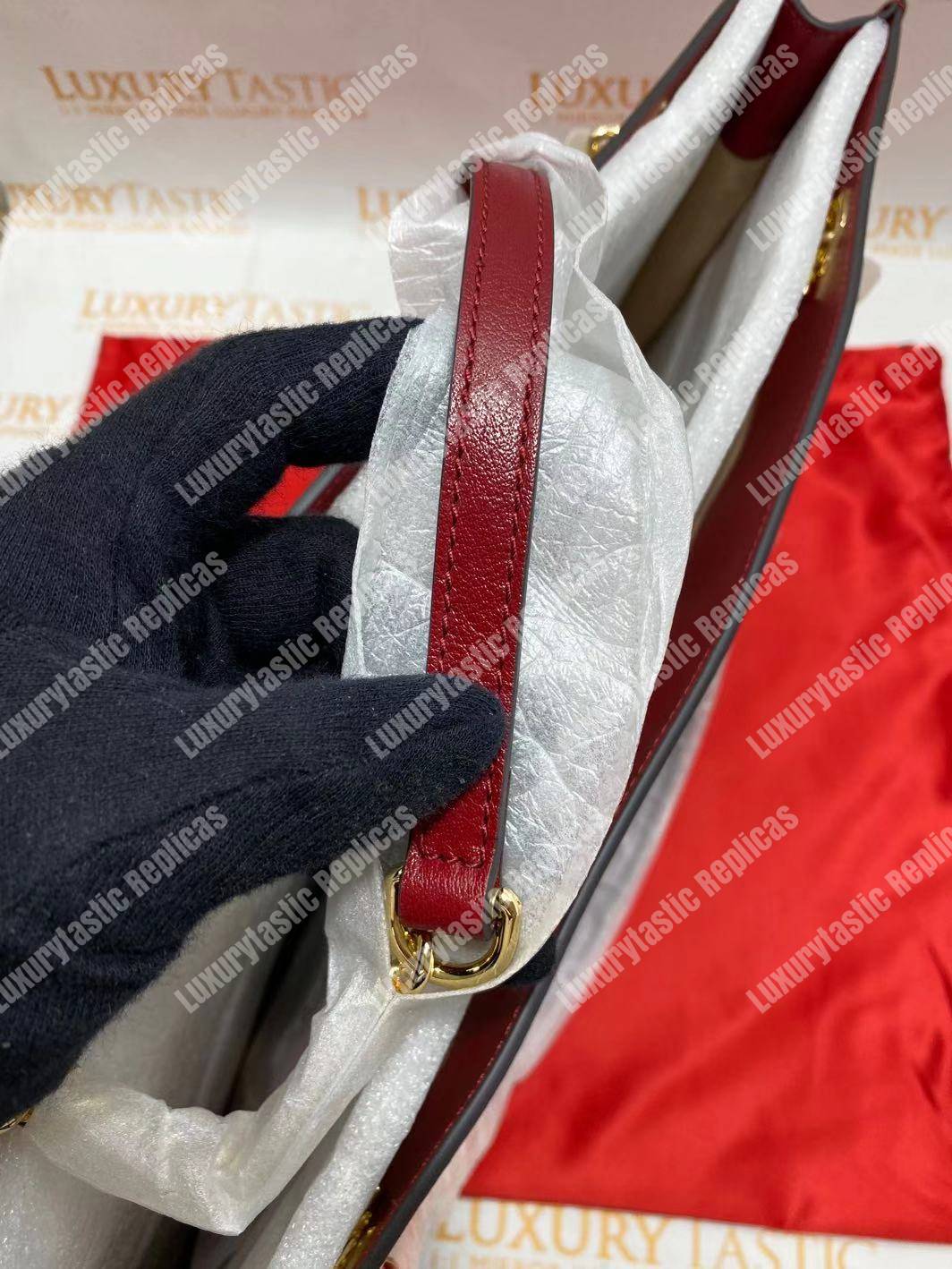 G*u*i rajah gg tweed large tote black & white