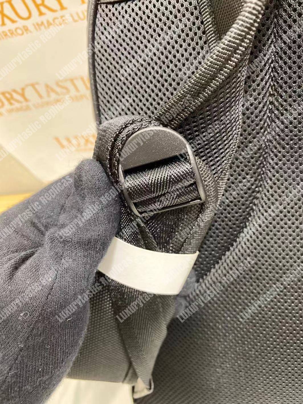 G*u*i signature leather backpack black