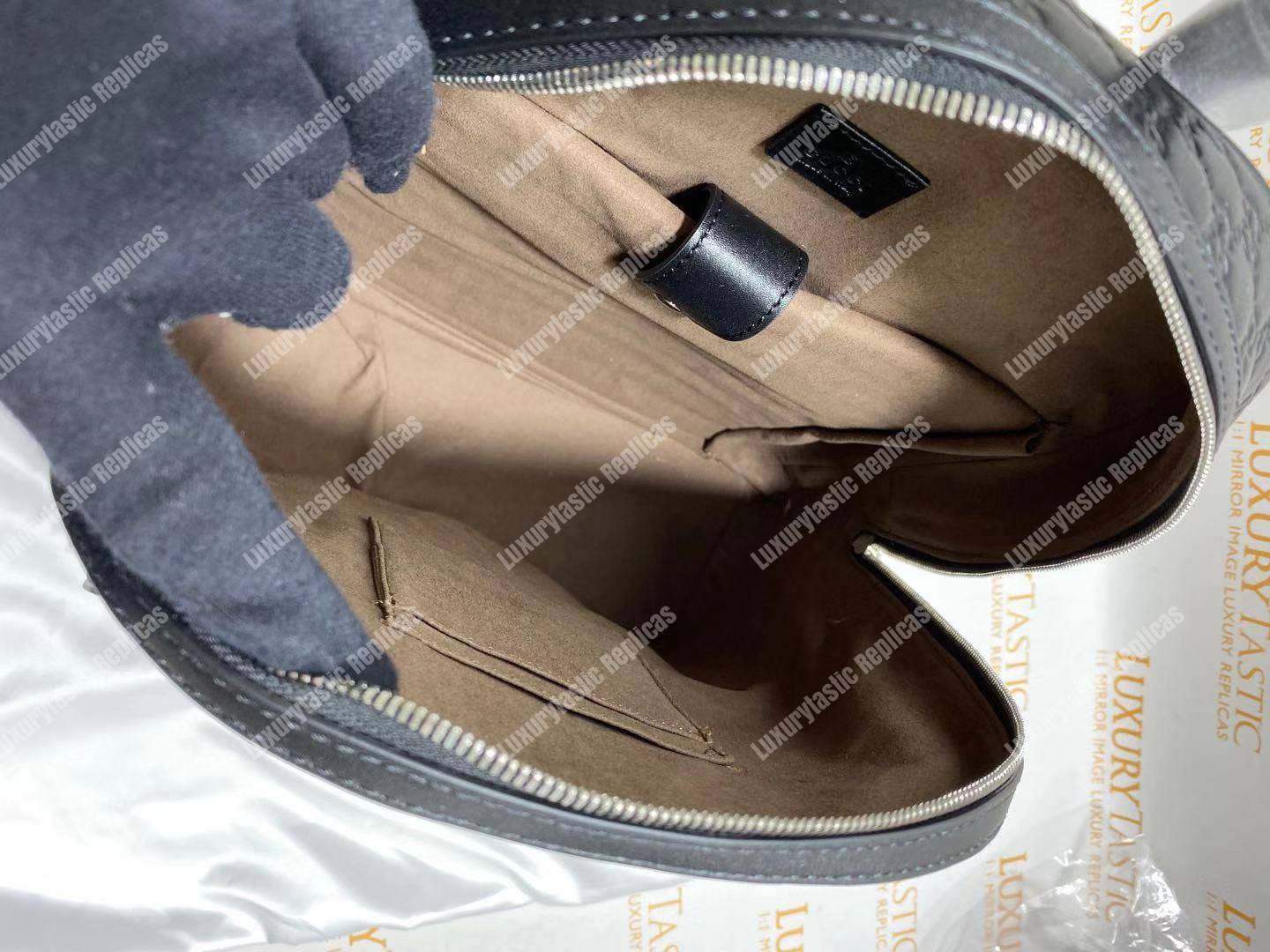 G*u*i signature leather backpack black