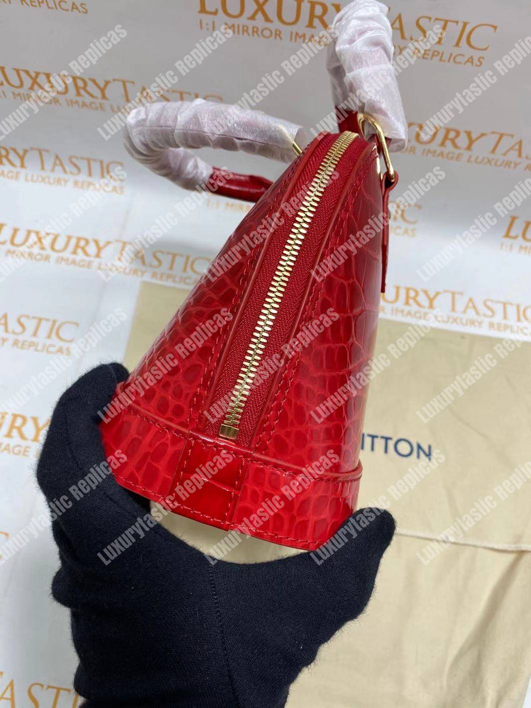 LV Alma BB Crocodilien Brillant Cerise