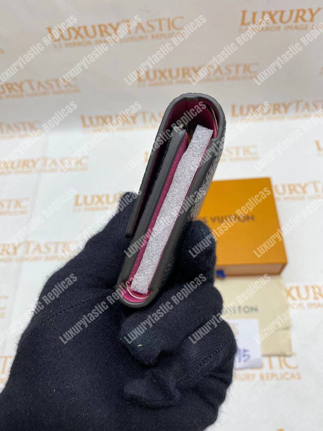 LV Capucines Compact Wallet Noir