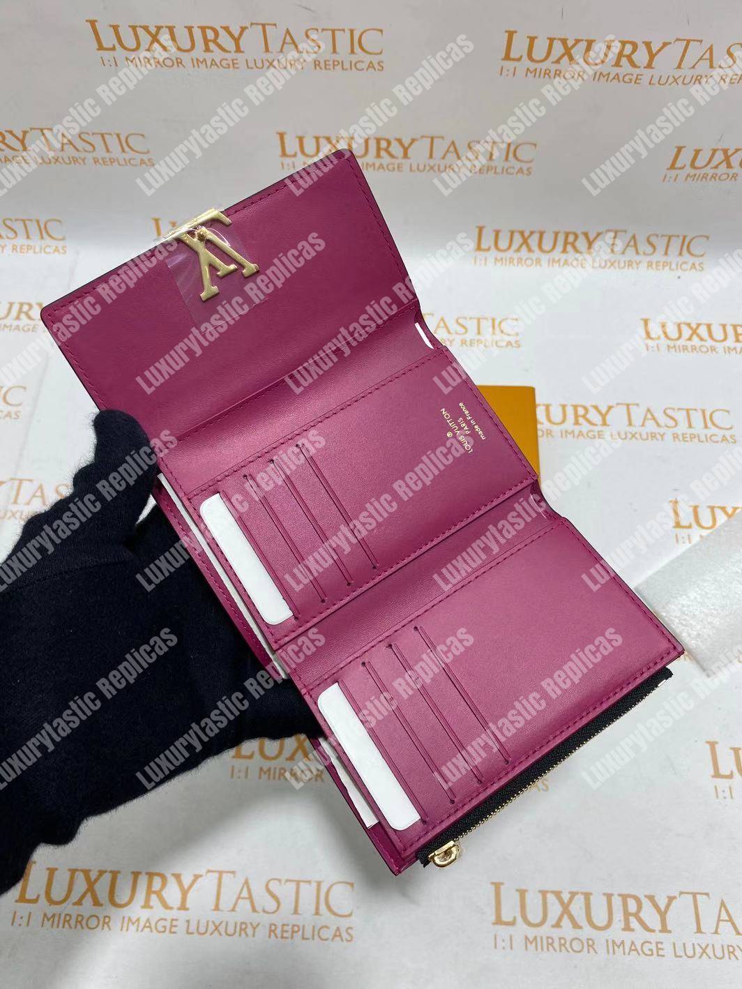 LV Capucines Compact Wallet Noir