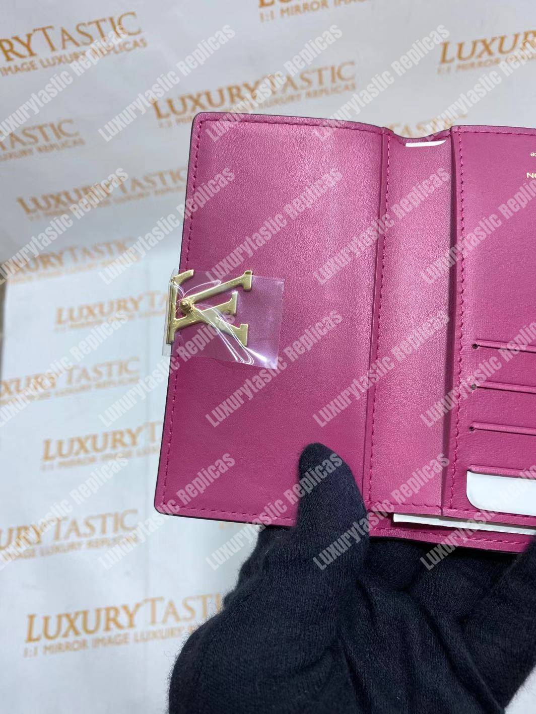 LV Capucines Compact Wallet Noir