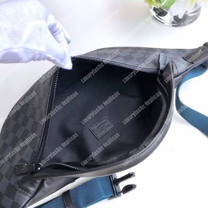 LV Discovery Bumbag Damier Graphite