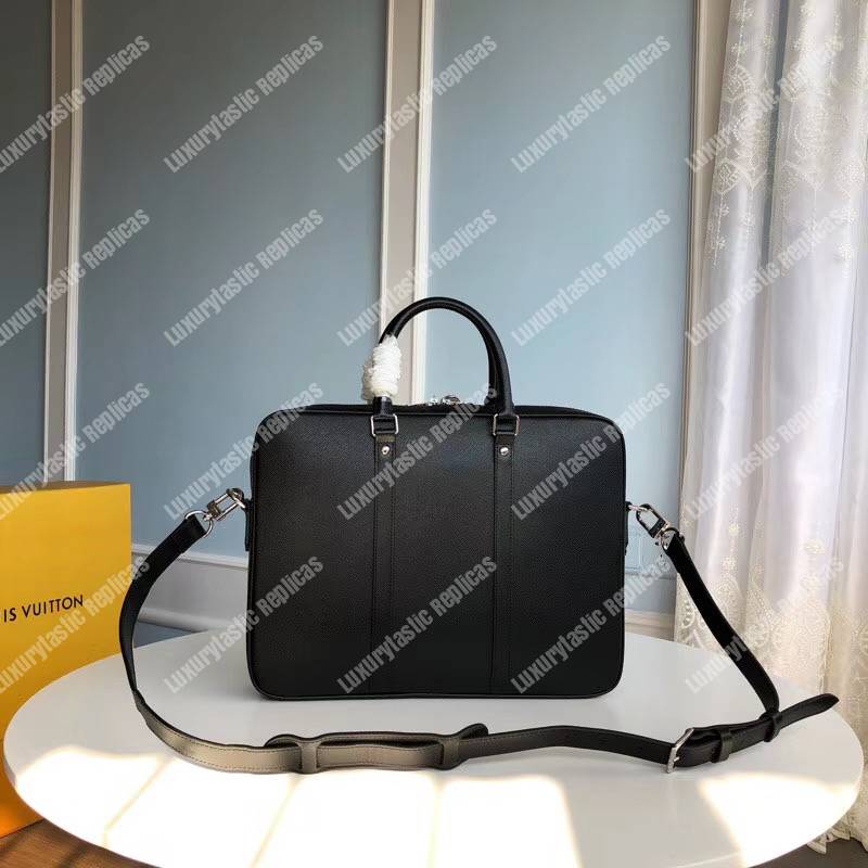 LV Porte-Documents Voyage PM Taiga Leather Noir