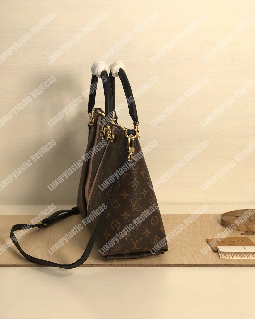 LV V Tote MM
