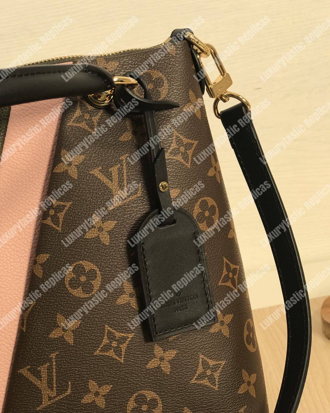 LV V Tote MM