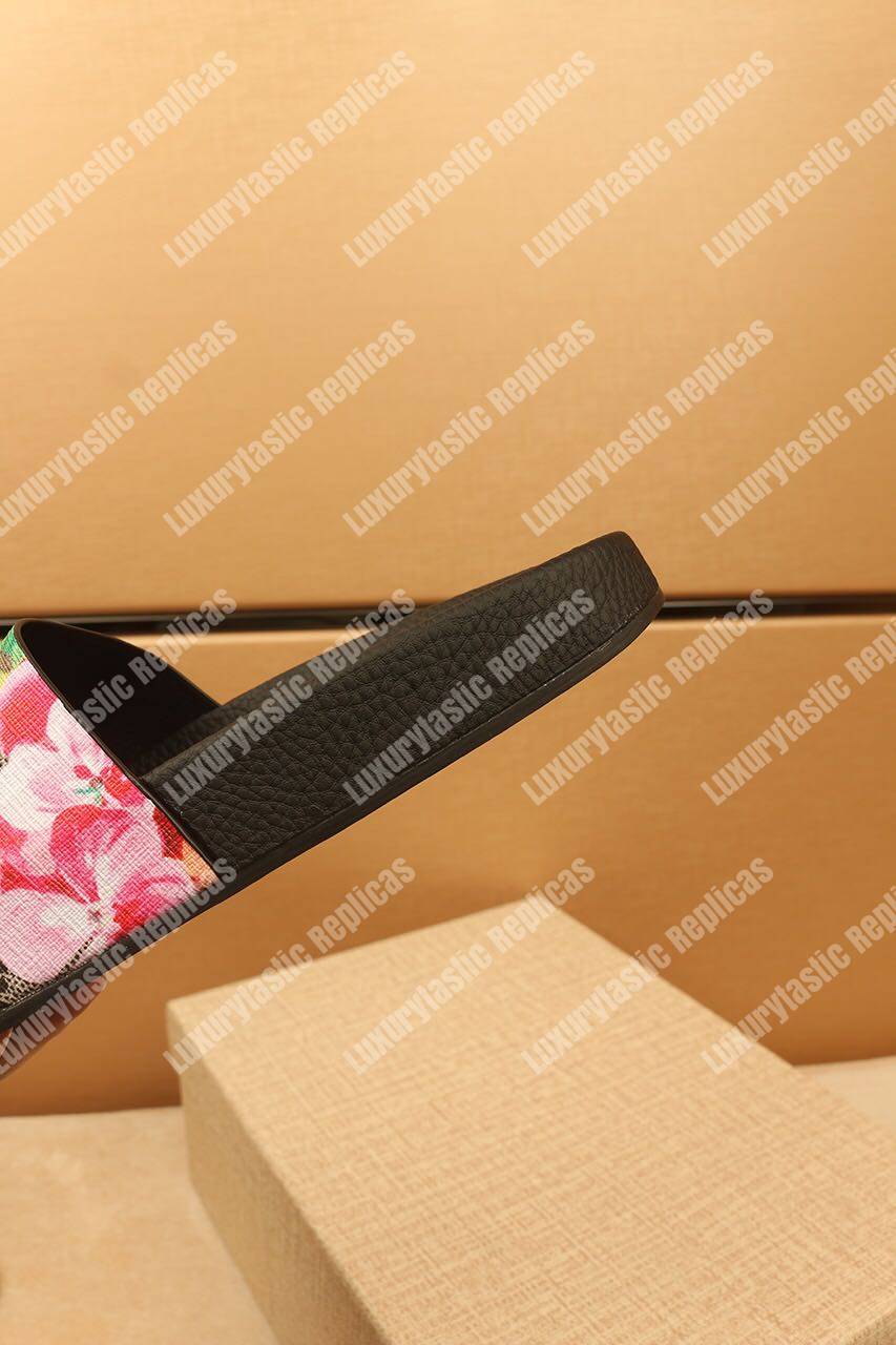 G*u*i gg blooms sup*e slide sandal