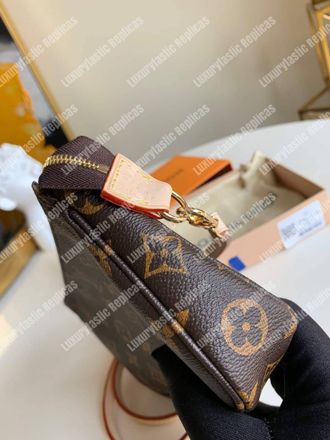 LV Pochette Accesoires Monogram