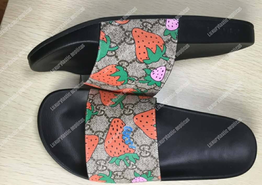 G*u*i strawberry slide sandal