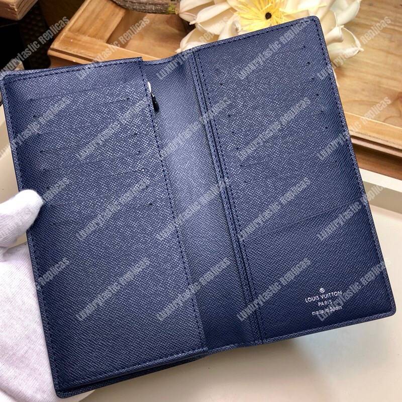 LV Brazza Wallet Taïga Leather Bleu Marine