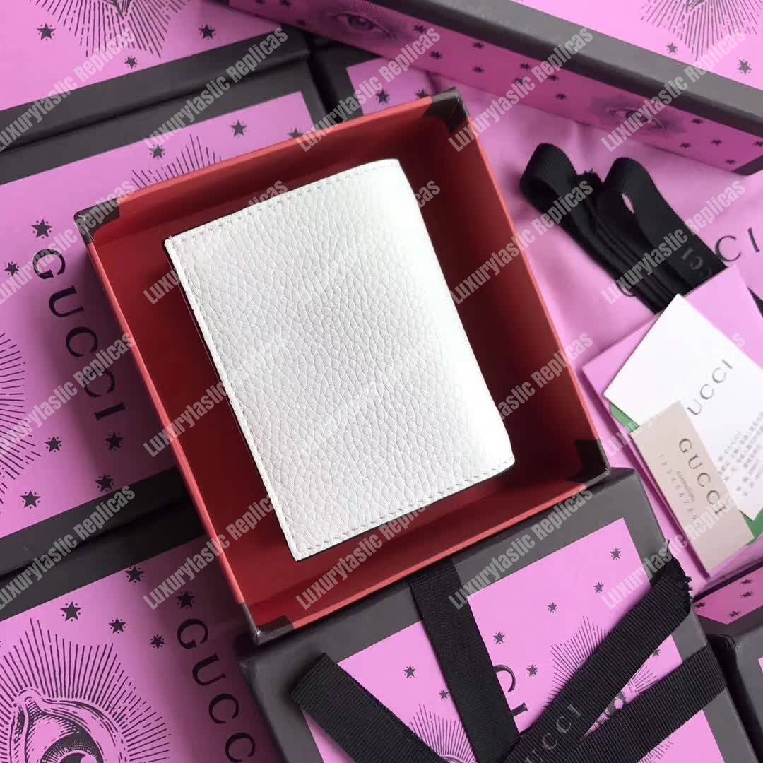 G*u*i animalier card case white with bee