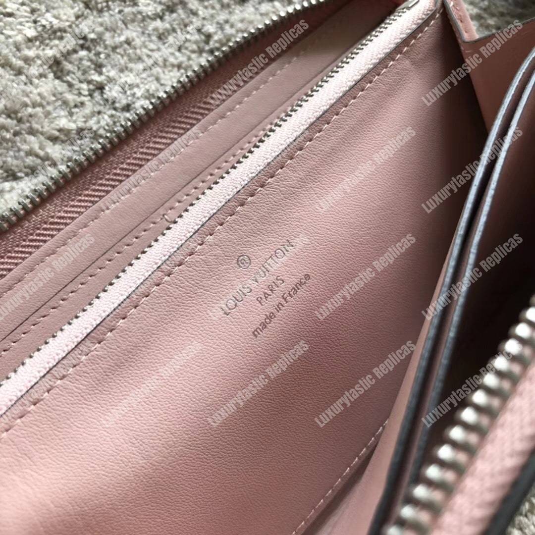 LV Comete Wallet Autres Cuirs Magnolia