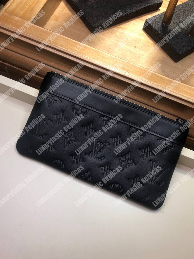 LV Discovery Pochette PM