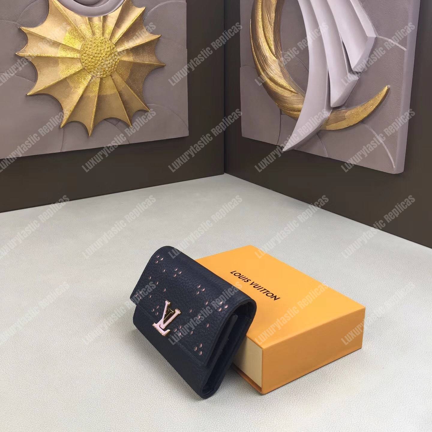 LV Compact Wallet Taurillion Leather Noir