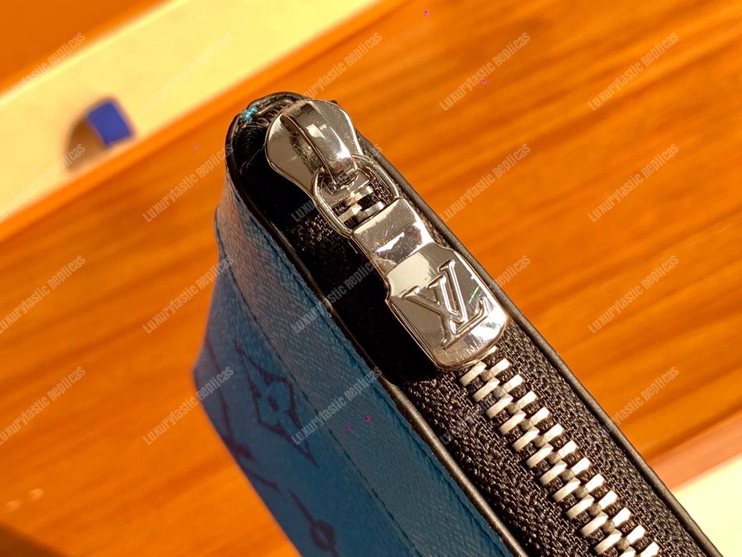 LV Discovery Pochette PM Blue