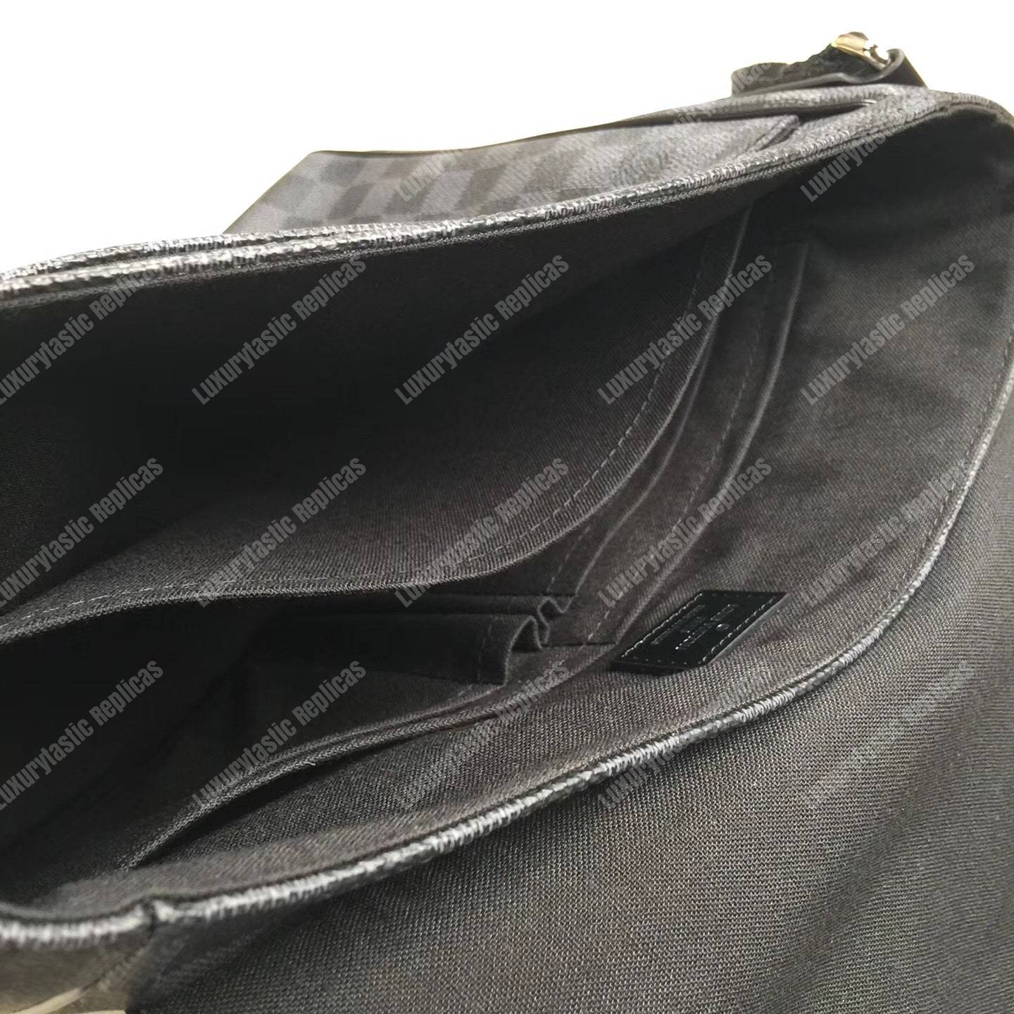 LV District MM Messenger Bag Damier Graphite Canvas