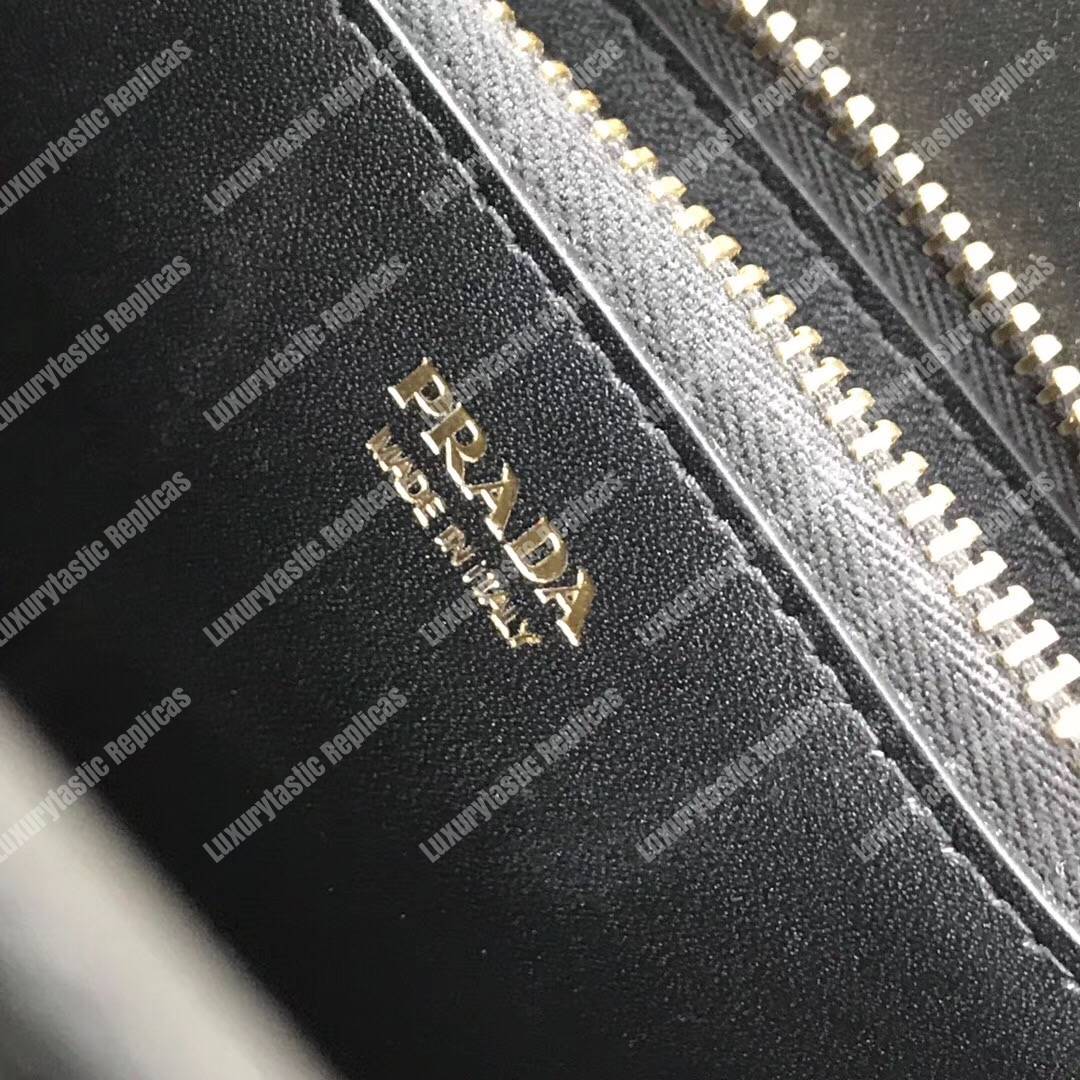 Pra*a monochrome saffiano leather bag black