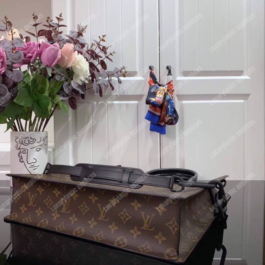 LV Sac Plat Monogram Solar Ray w/ Resin Chain
