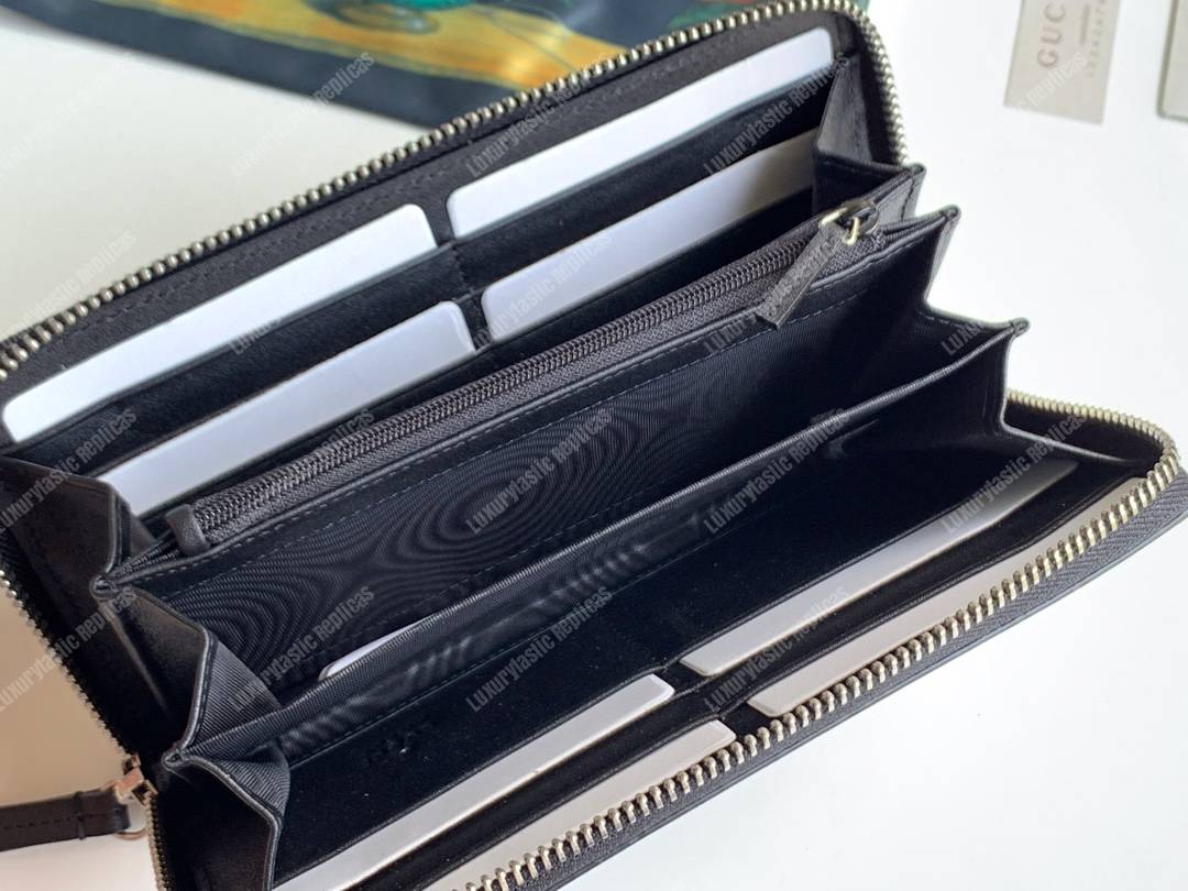 G*u*i tiger print gg sup*e zip around wallet beige/ebony