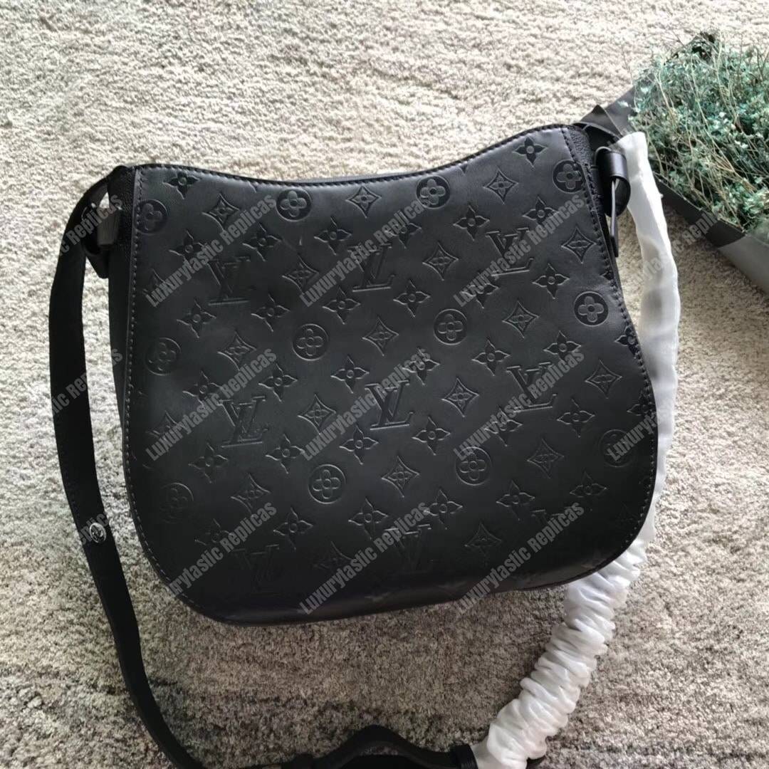 LV Very Hobo Very Leather Noir