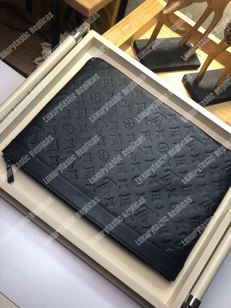 LV DISCOVERY POCHETTE Voyage MM Monogram Shadow