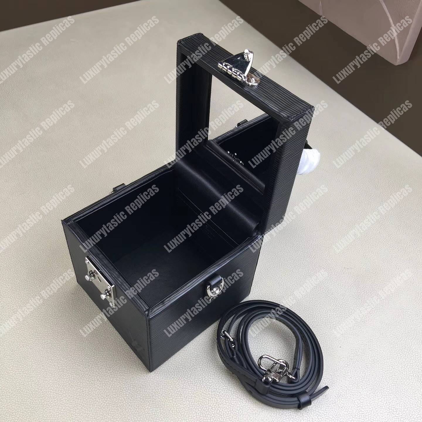 LV Bleecker Box Epi Leather Noir