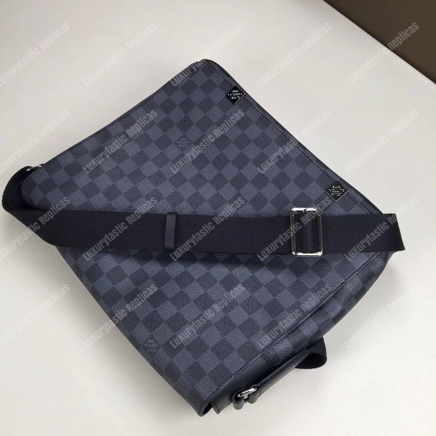 LV District MM Damier Canvas