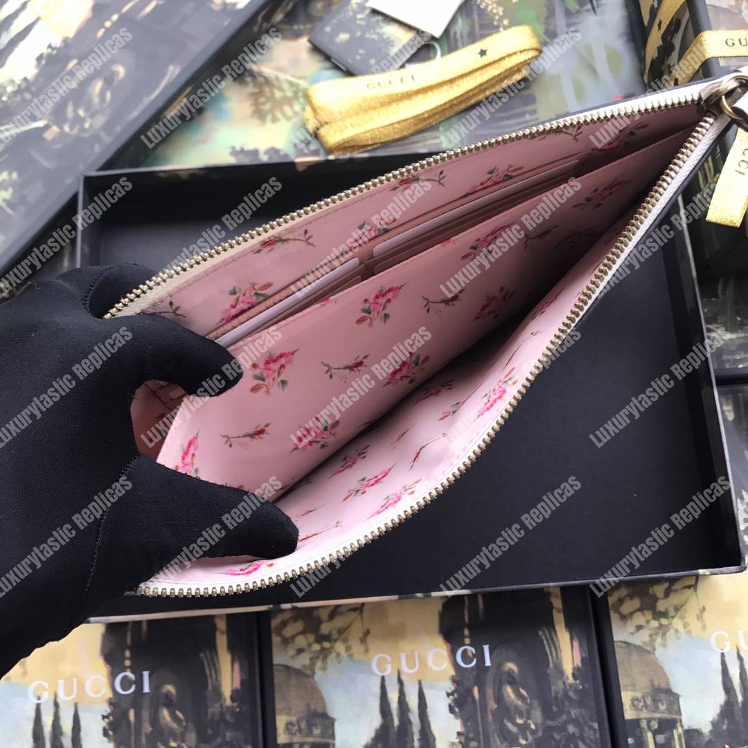 G*u*i leather pouch with bow white