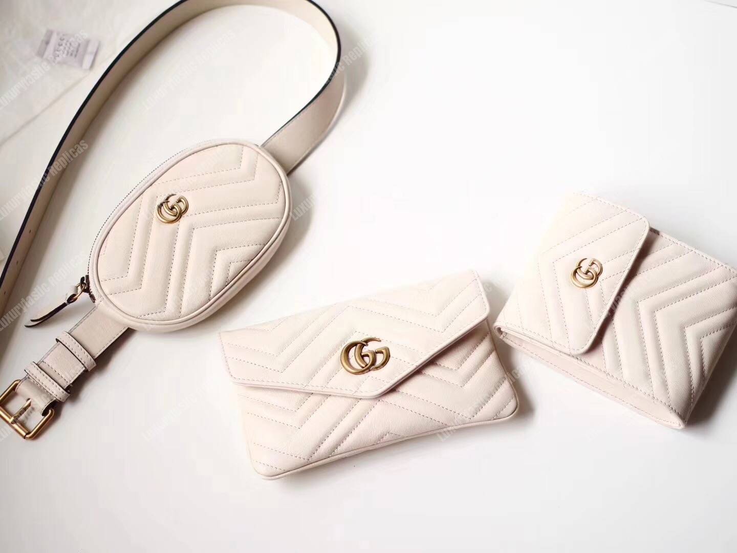 G*u*i gg marmont matelassé belt bag white
