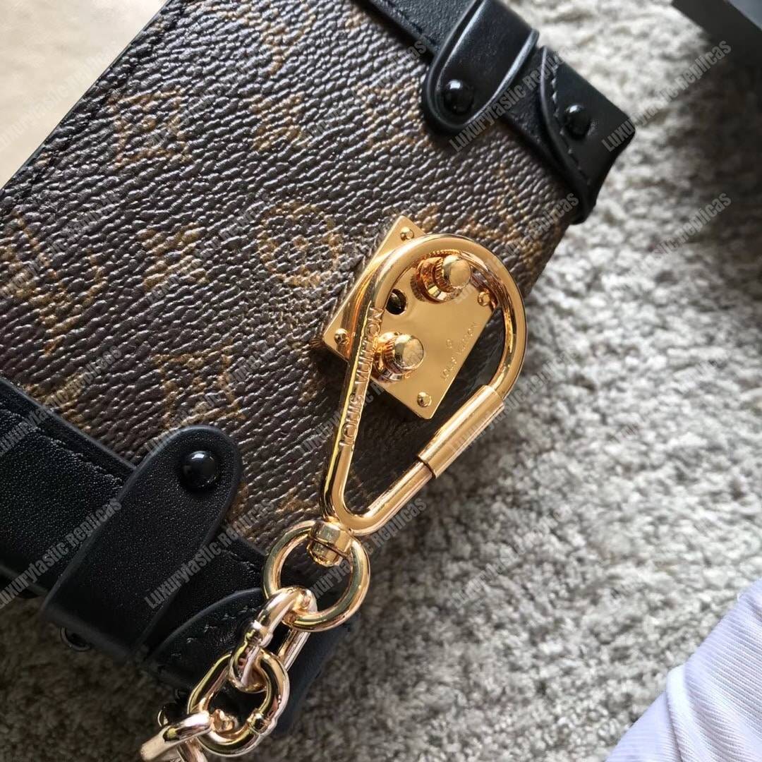 LV Essential Trunk Monogram