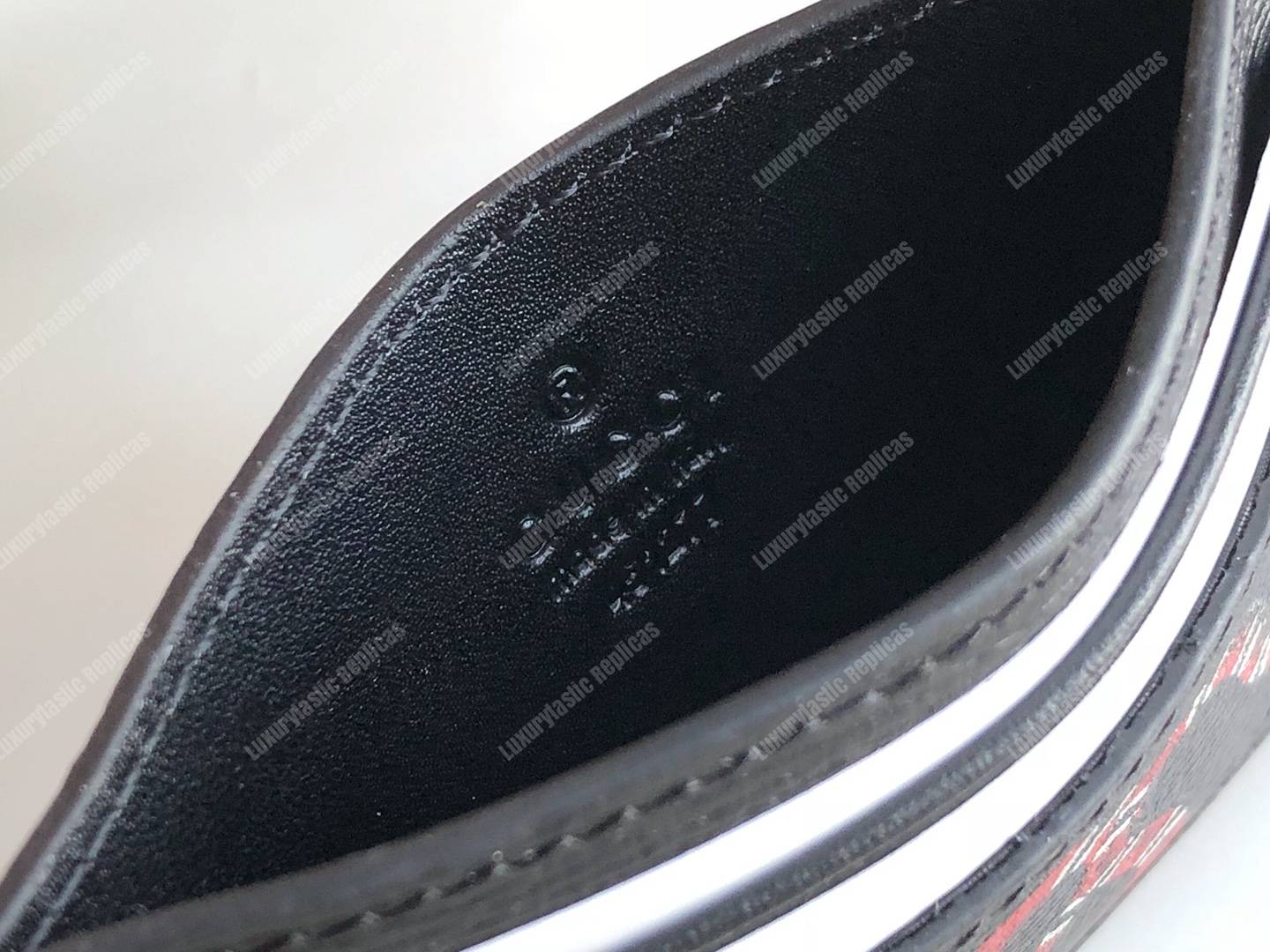 G*u*i kingsnake print leather card case black