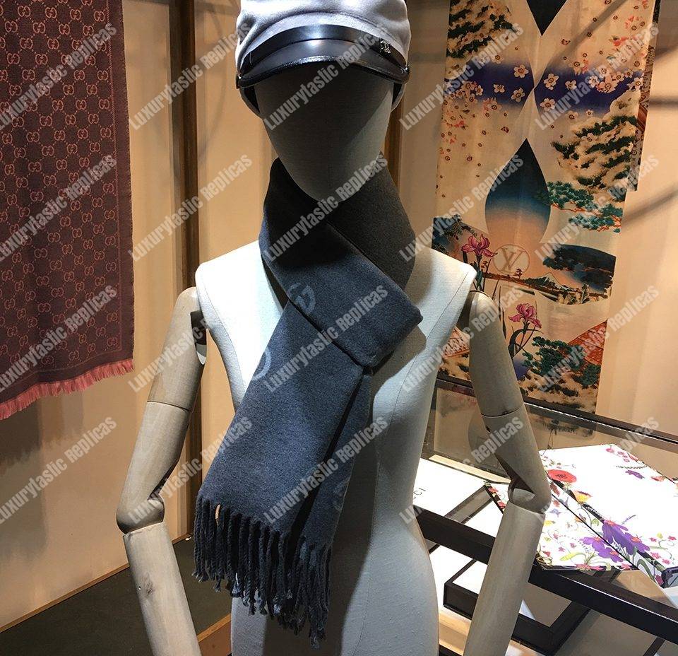 G*u*i wool scarf double g pattern grey