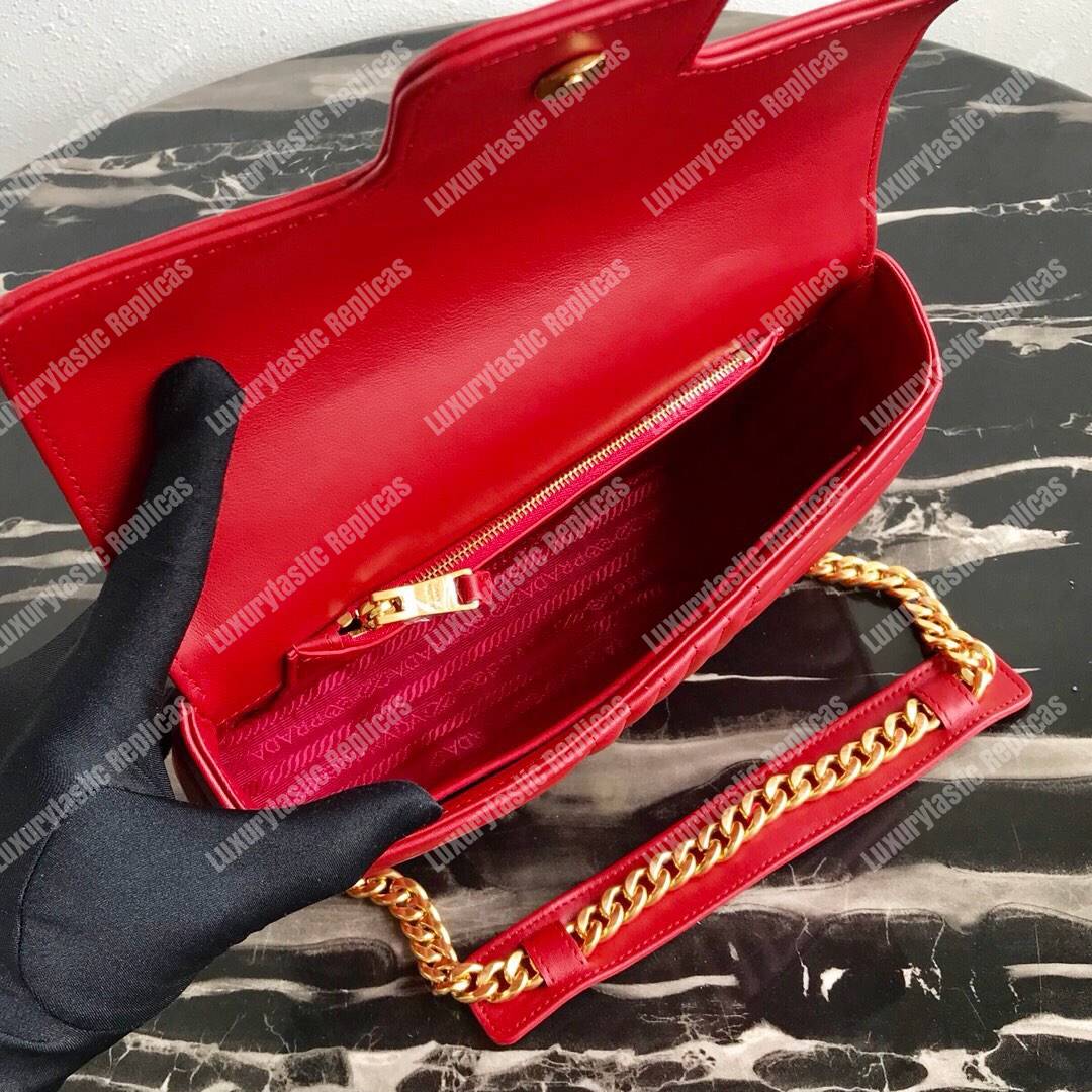 Pra*a diagramme medium leather bag red