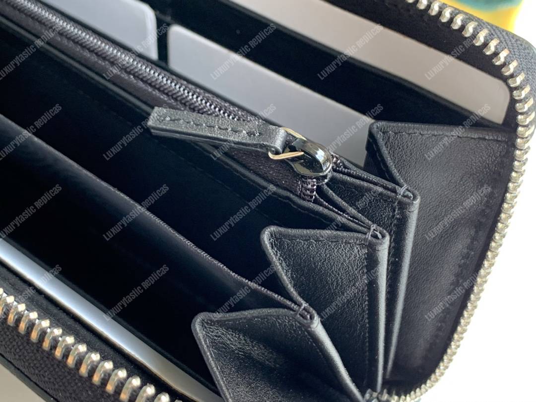 G*u*i tiger print gg sup*e zip around wallet beige/ebony