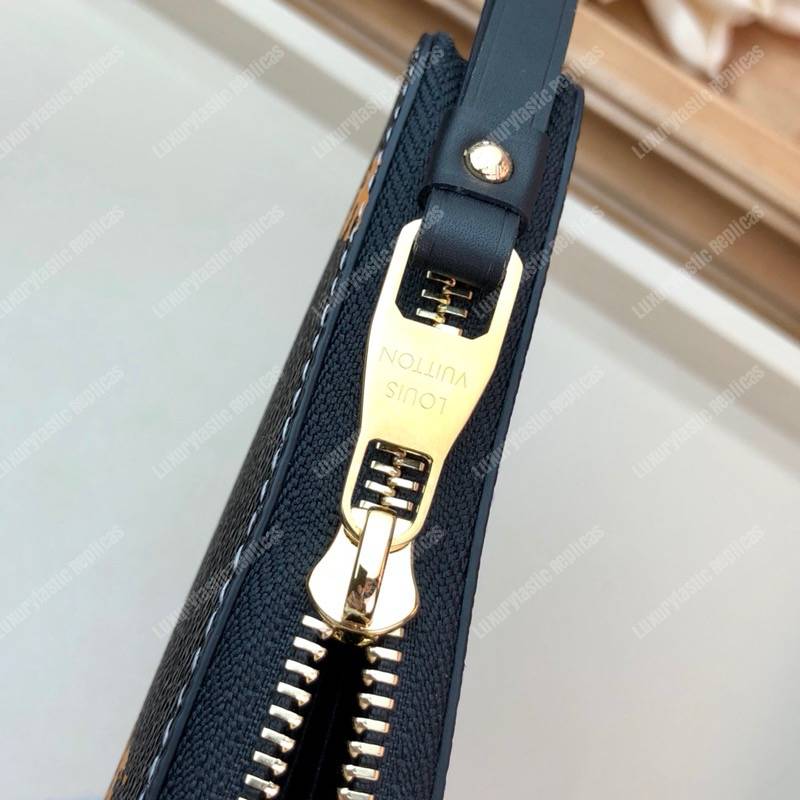 LV Jungle Zippy Wallet Giant Monogram Noir