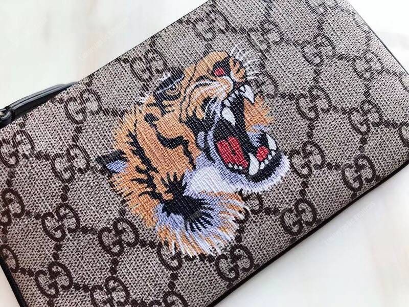 G*u*i tiger print gg sup*e cellphone pouch