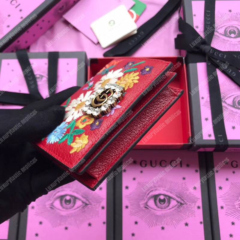 G*u*i embroidered leather card case red