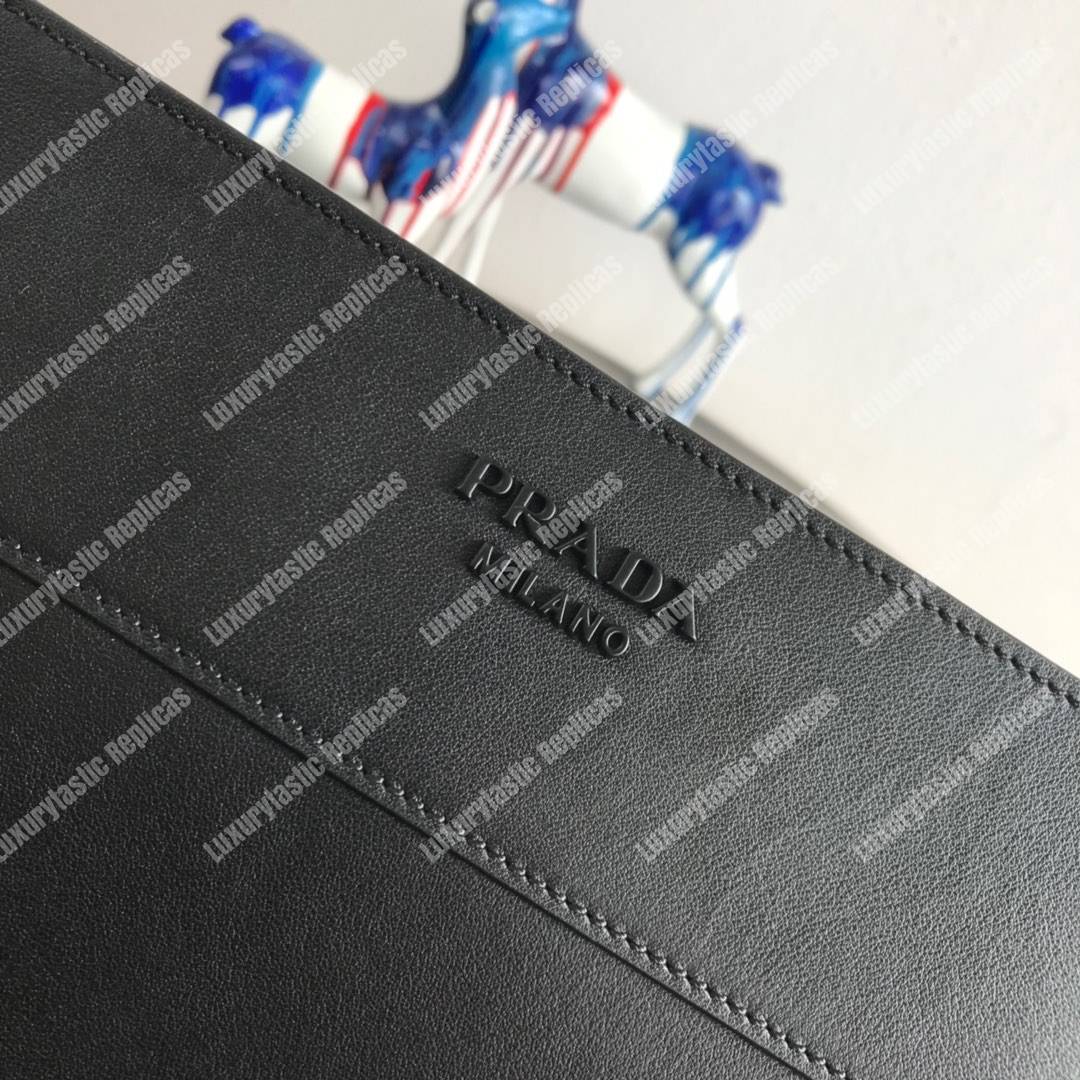 Pra*a margit leather shoulder bag black