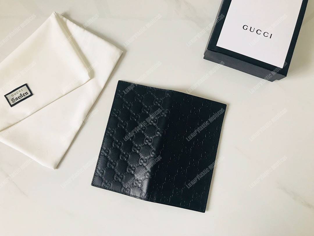 G*u*i signature long wallet