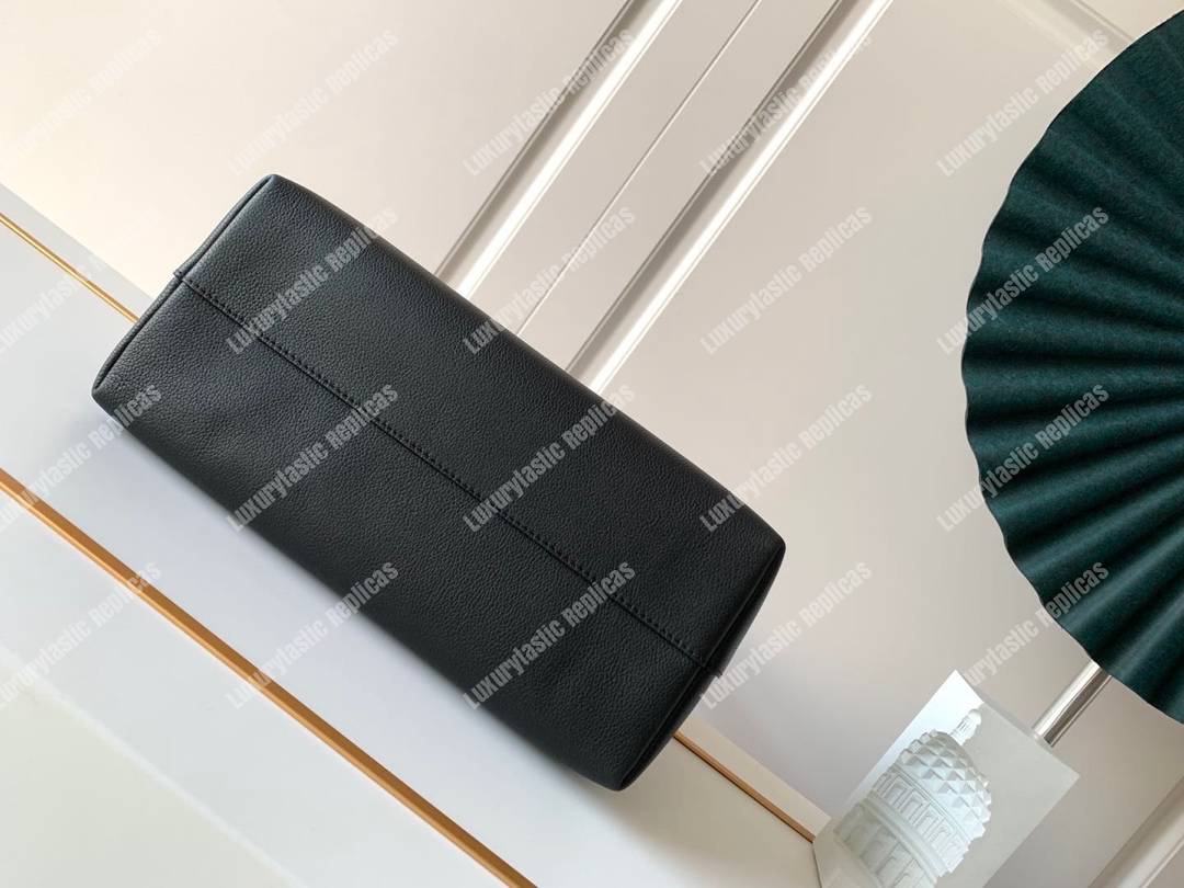 LV Lockme Hobo Black