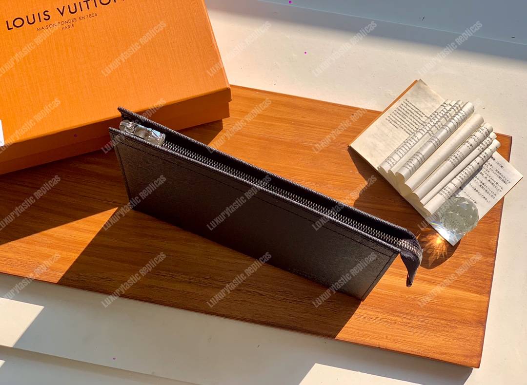 LV Pochette Voyage Black