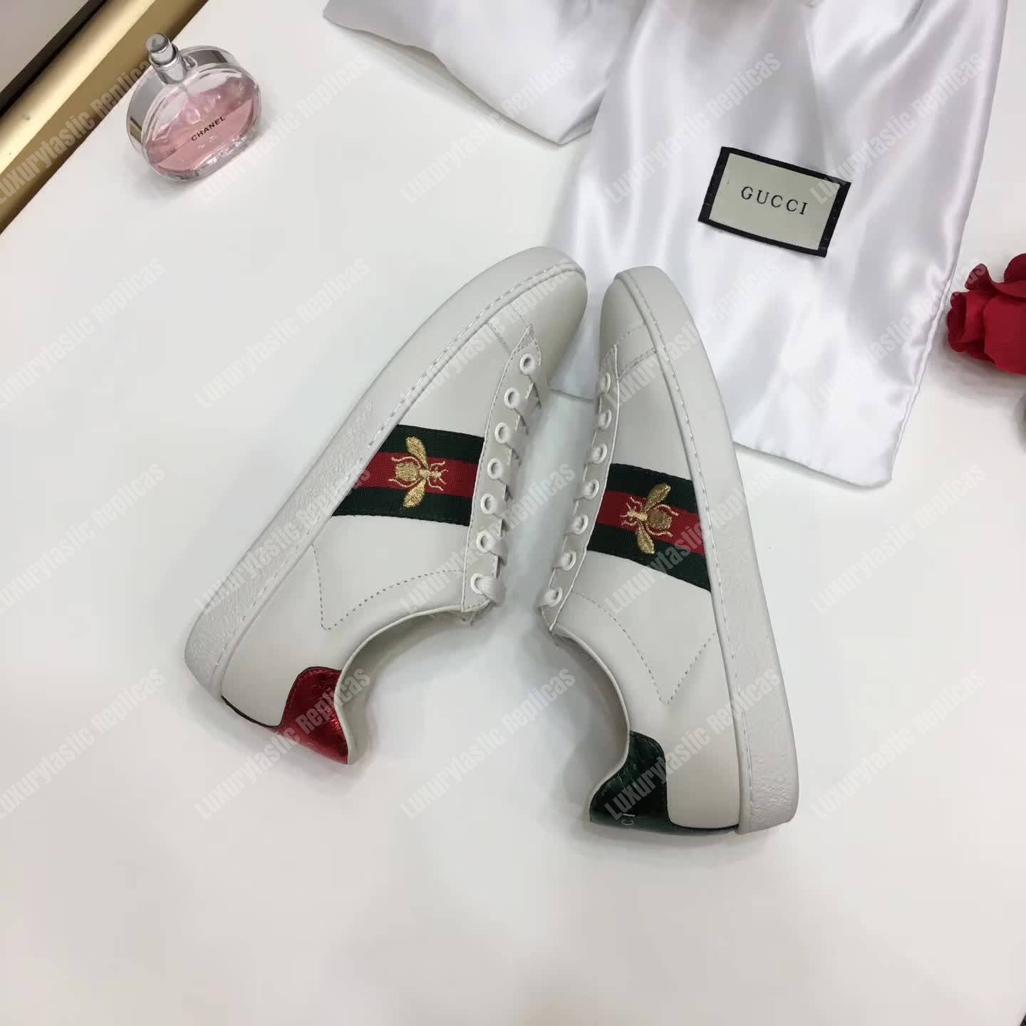 G*u*i ace embroidered bee sneaker white