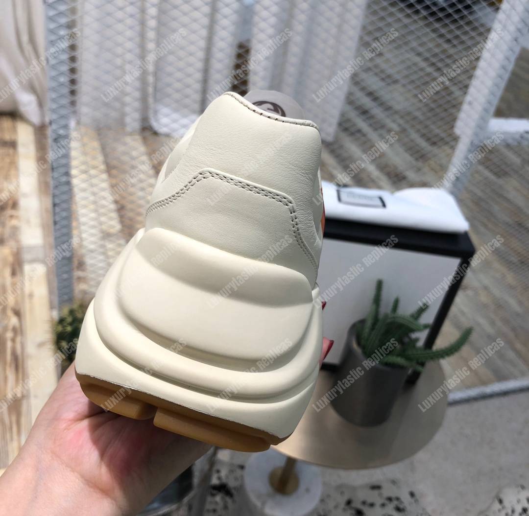 G*u*i rhyton sneaker with interlocking g white