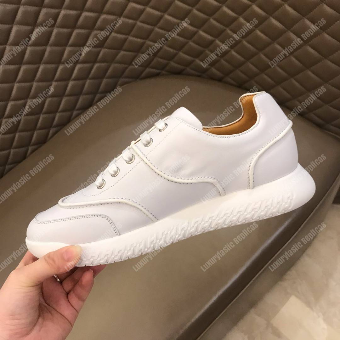 H**mes turn sneaker white